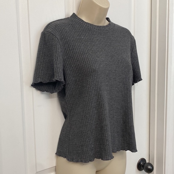 Paper Crane Gray Short Sleeve Top Large - Picture 2 of 8